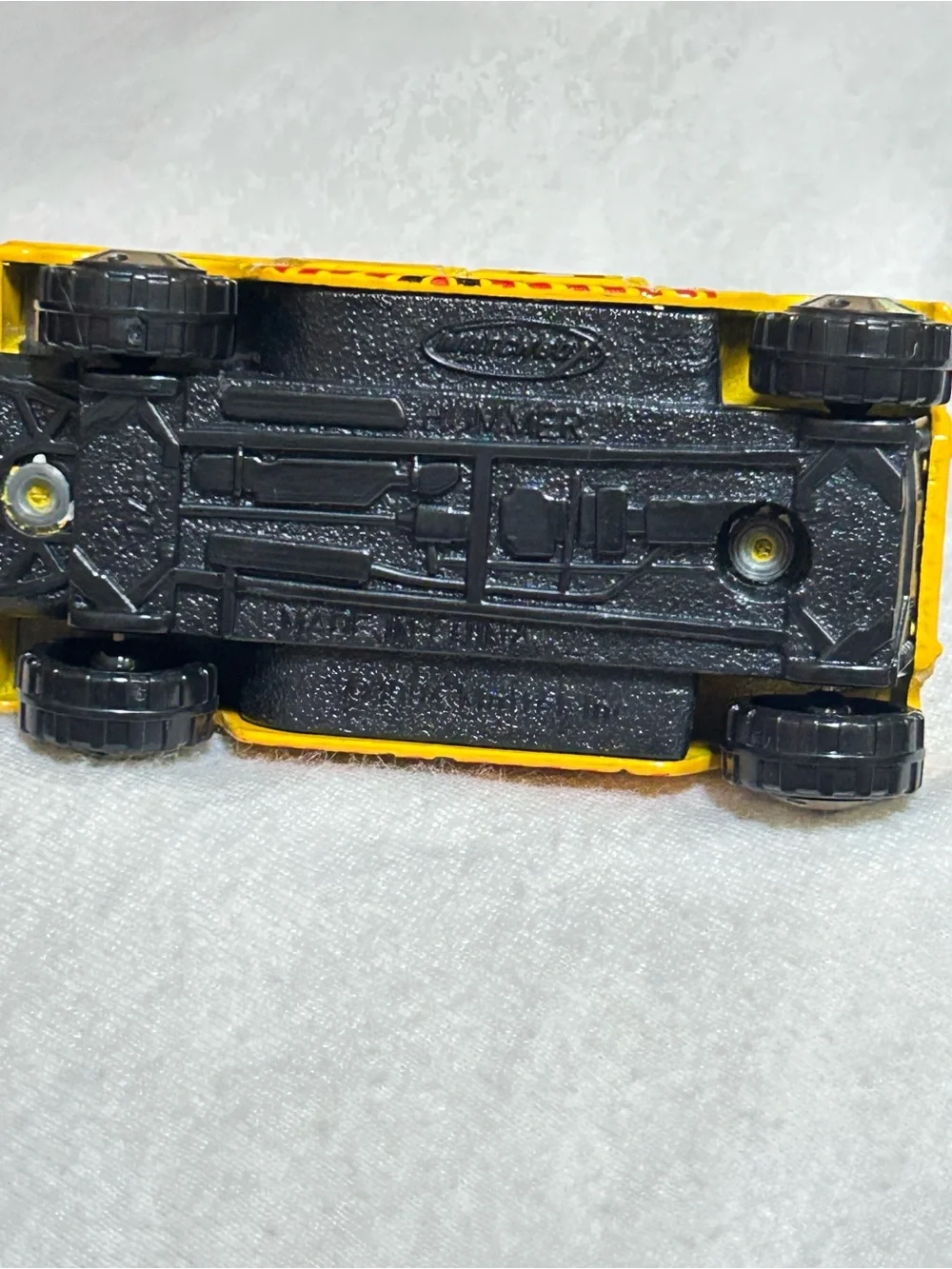 Matchbox Hummer H1 Rescue Humvee Yellow 2003 Special Edition 1/64